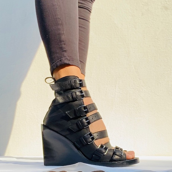 Ann Demuelemeester Black Buckle Blanche Boot 9 - Picture 2 of 15